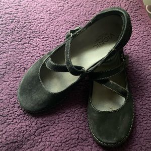 Vionic Black Mary Jane shoes